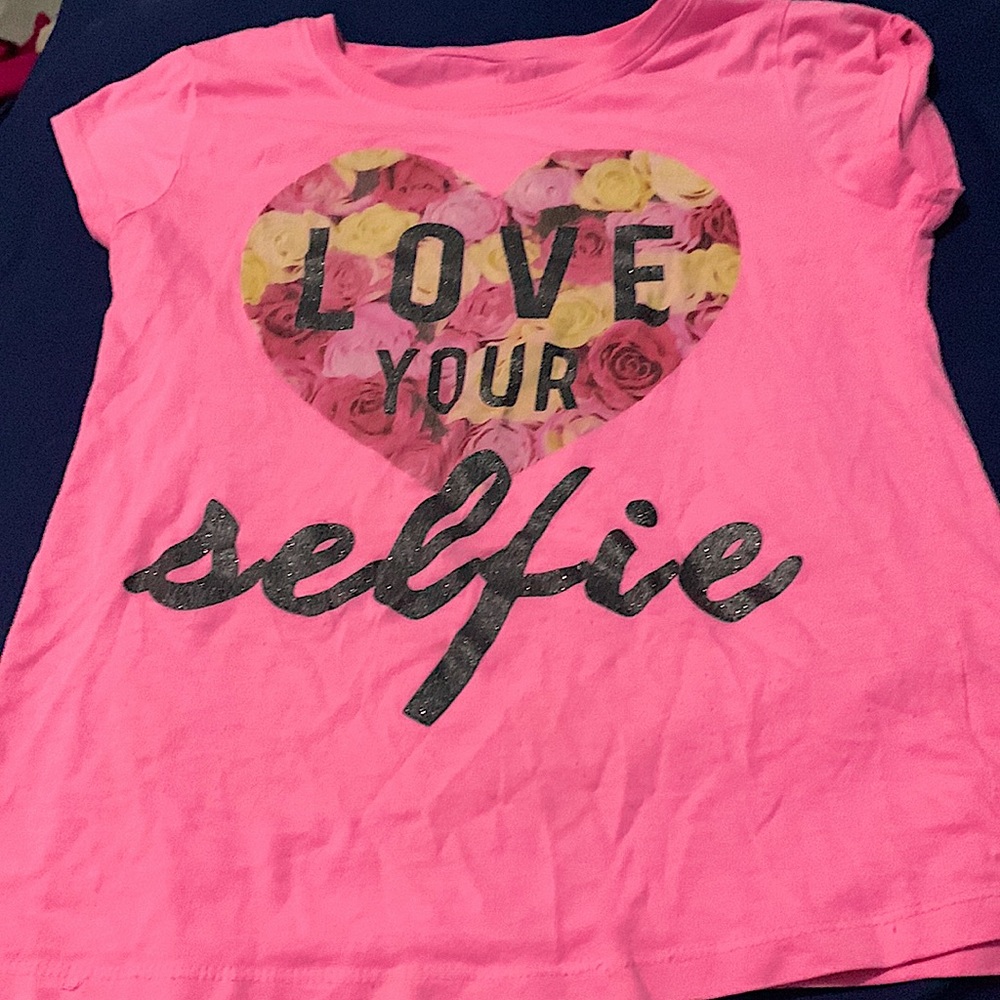 Pink girls t-shirt size XL or 14/16 with flower heart